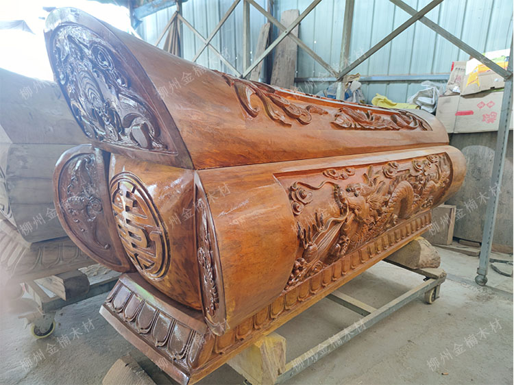 福建李女士定制的柳州缅甸金丝楠木棺材已预付定金暂时代为保管
